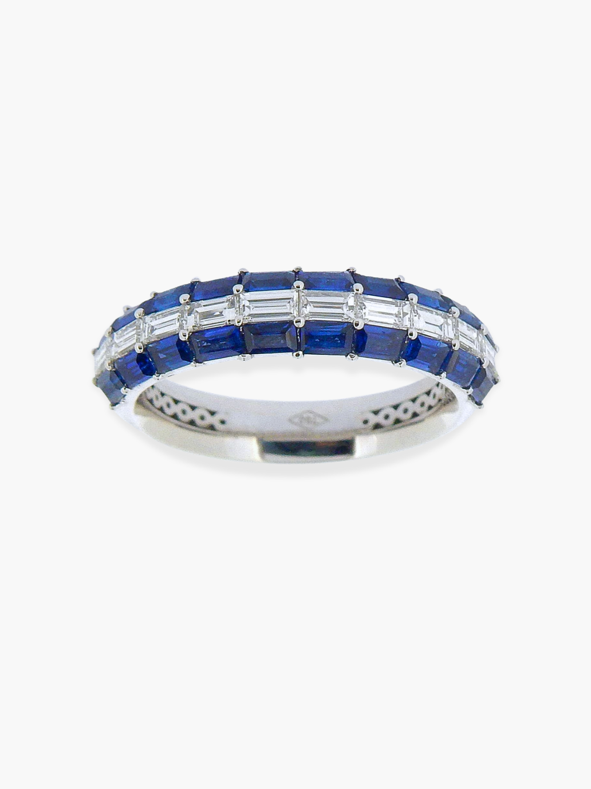 18k White Gold Diamond and Blue Sapphire Ring