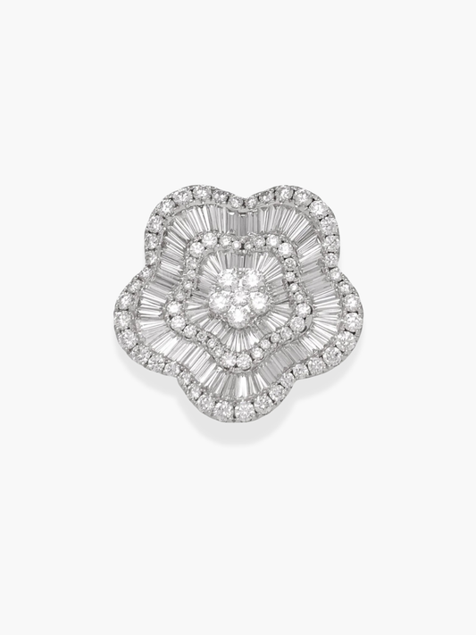 18k White Gold Diamond Flower Shaped Ring