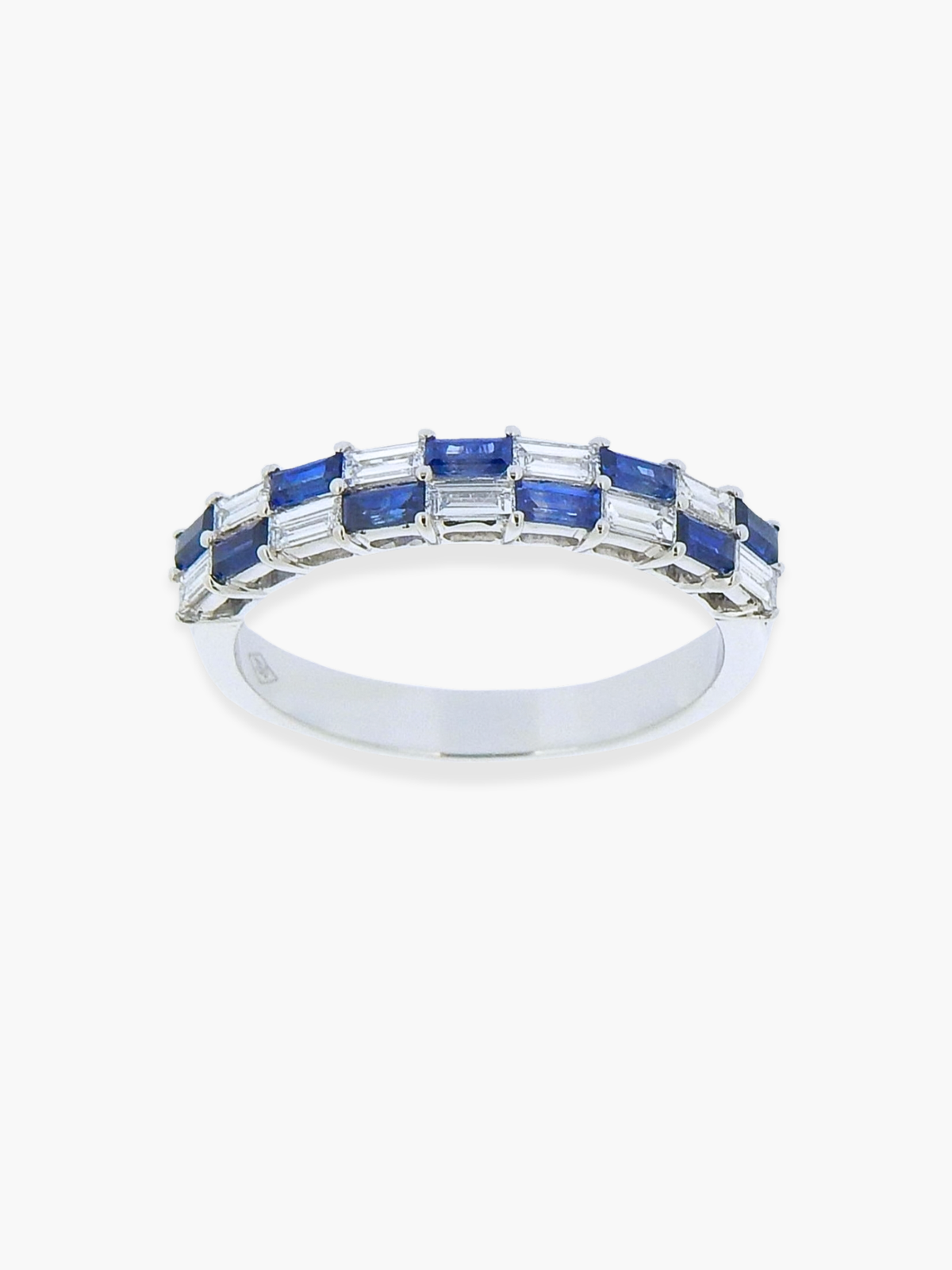 18k White Gold Diamond and Blue Sapphire Ring