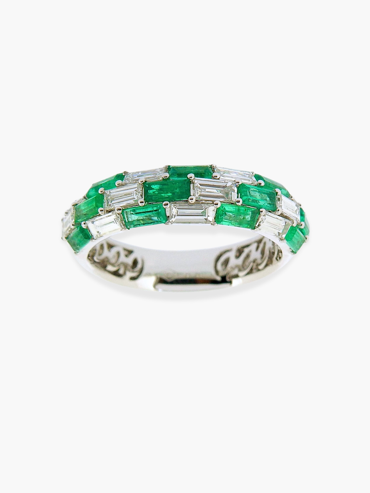 18k White Gold Diamond and Emerald Ring