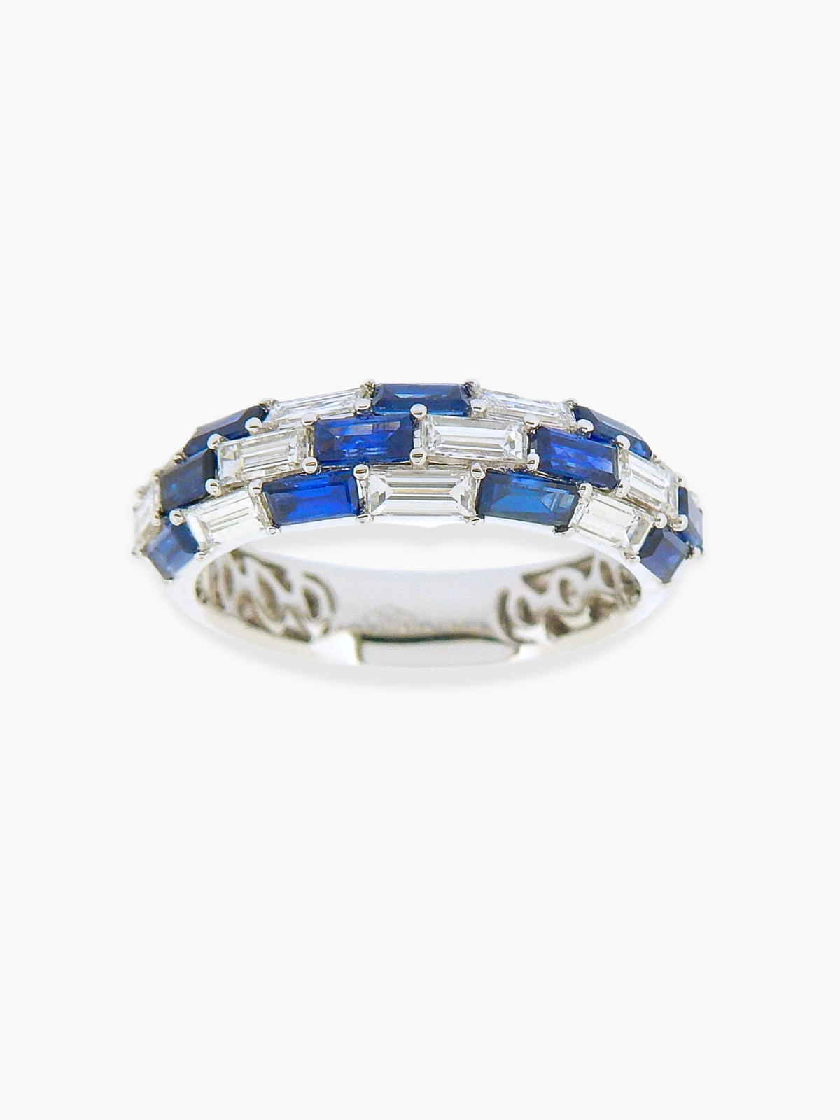 18k White Gold Diamond and Blue Sapphire Ring